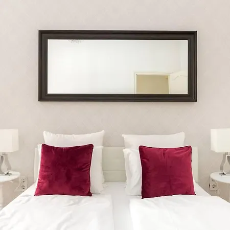 Apartment Grand Style&luxury In The Center - 3br With Balcony *