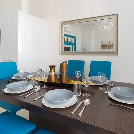 Grand Style&luxury In The Center - 3br With Balcony Apartment Budapest