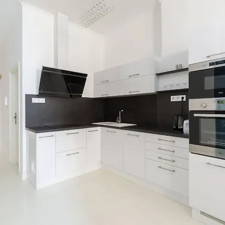 Grand Style&luxury In The Center - 3br With Balcony
